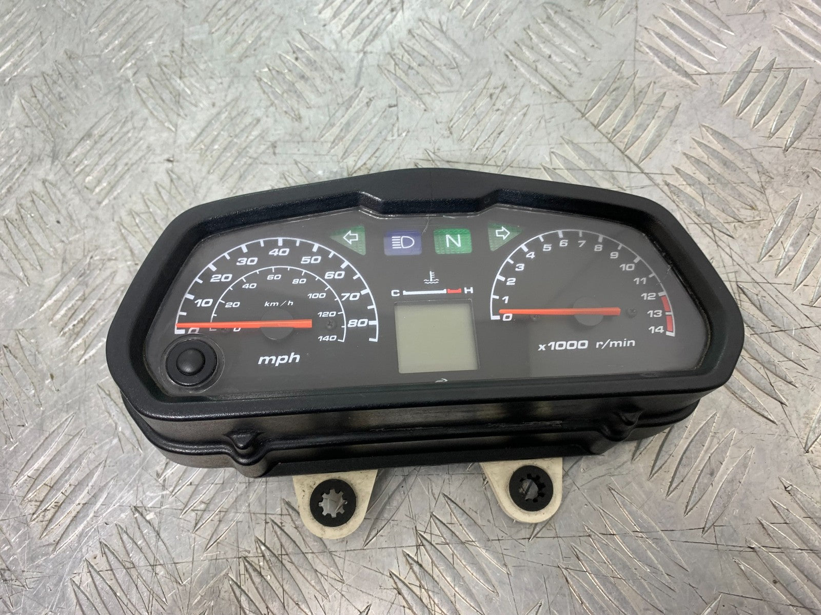 HONDA XL125 VARADERO CLOCKS SPEEDO DASH   YEAR 2001-2006  (CMB1304)