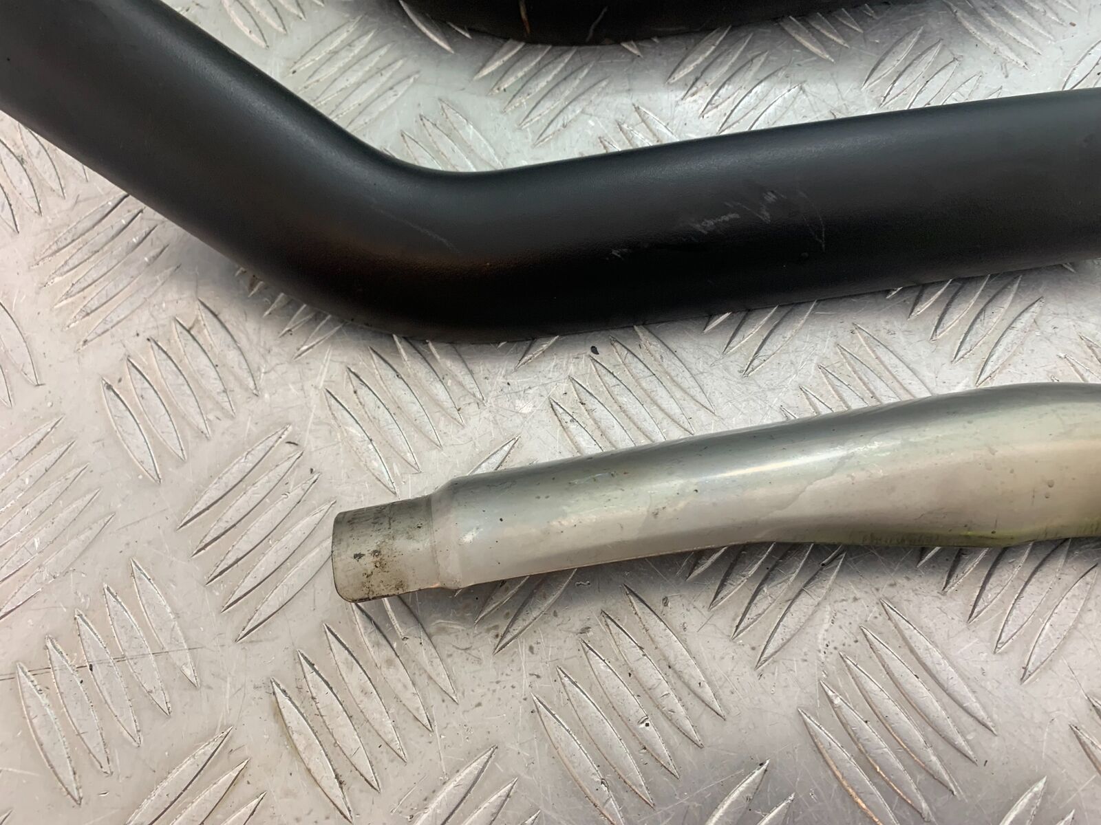 HARLEY DAVIDSON XL883 N IROD EXHAUST SHIELDS   YEAR 2020  (CMB1116)