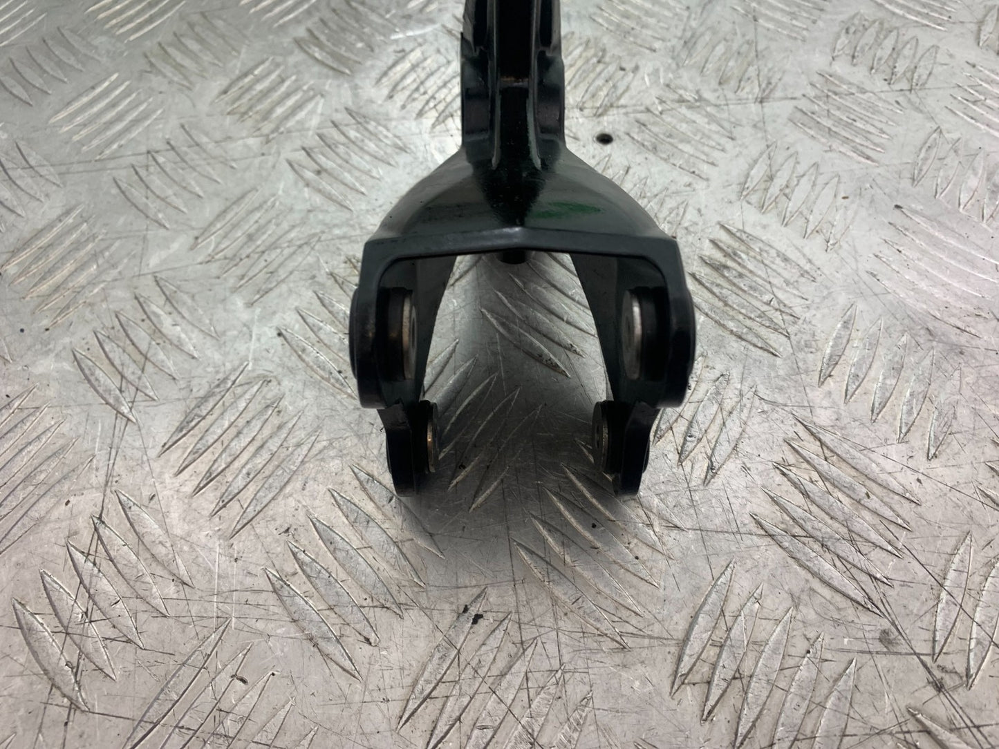 TRIUMPH 675 STREET TRIPLE R HEADLIGHT MOUNTING BRACKET  YEAR 2013 - 20 (CMB1221)