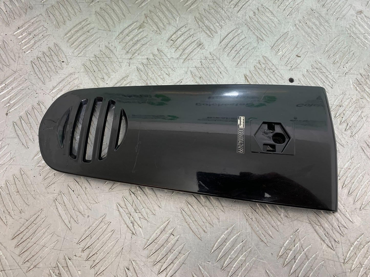 PIAGGIO VESPA GT125 L FRONT INFILL PANEL YEAR 2003  (CMB1300)