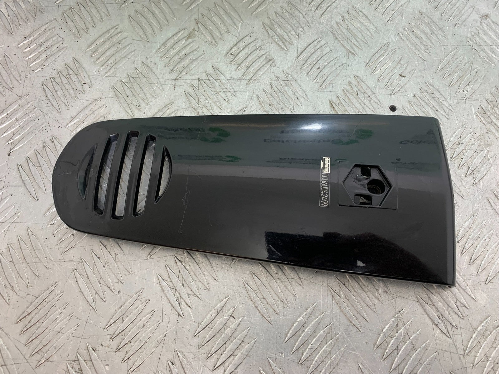 PIAGGIO VESPA GT125 L FRONT INFILL PANEL YEAR 2003  (CMB1300)