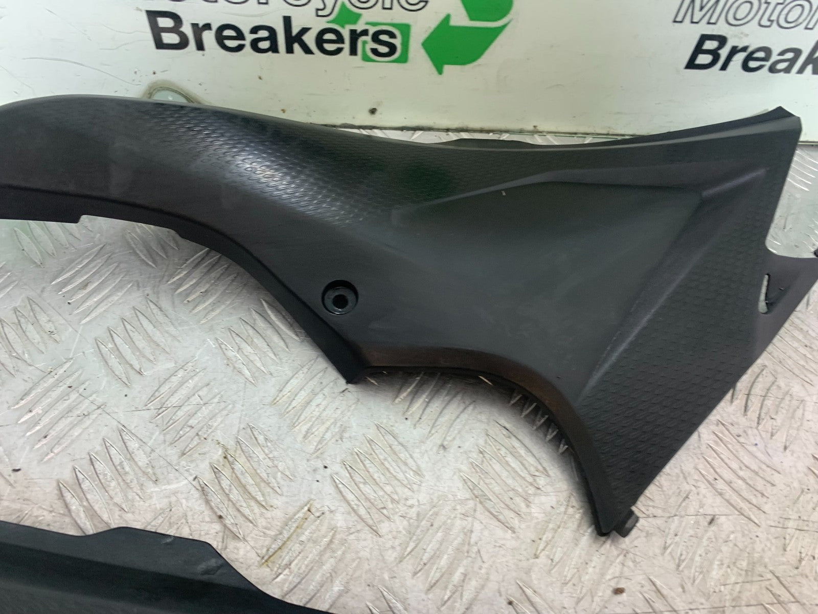 HONDA CB500 F CB500F LEFT AND RIGHT SIDE INFILLS YEAR 2013-2015  (CMB1235)