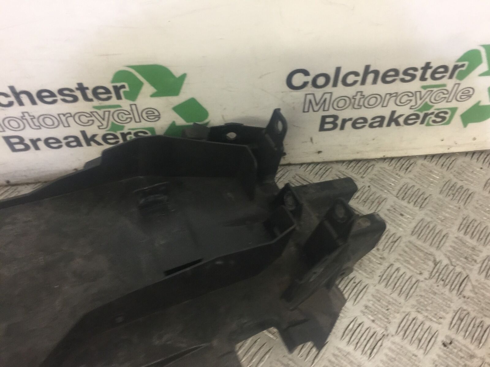 SUZUKI DL 650 V-STROM UNDERTRAY YEAR 2017 (STOCK 638)