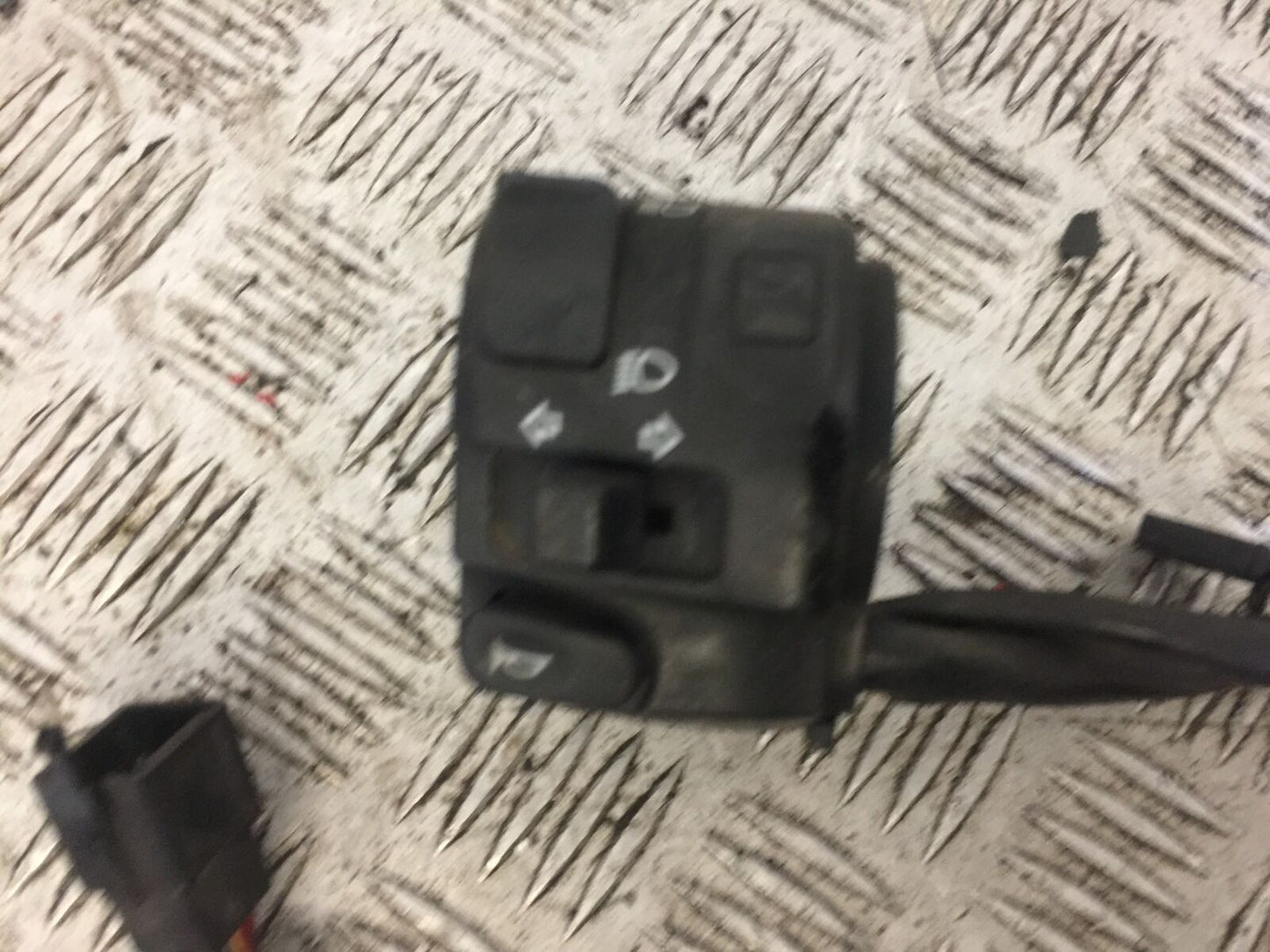 KAWASAKI Z250 Z 250 SL LEFT SWITCH GEAR  YEAR 2015-2018 (STOCK 718)