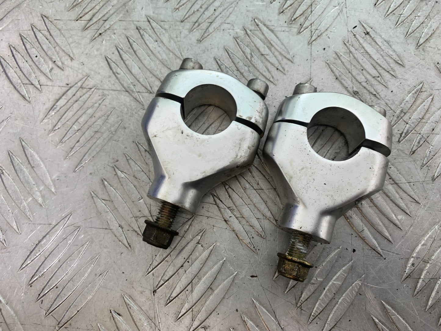 TRIUMPH SPEED TRIPLE R 1050 HANDLEBAR RISERS   2009 (CMB1183)