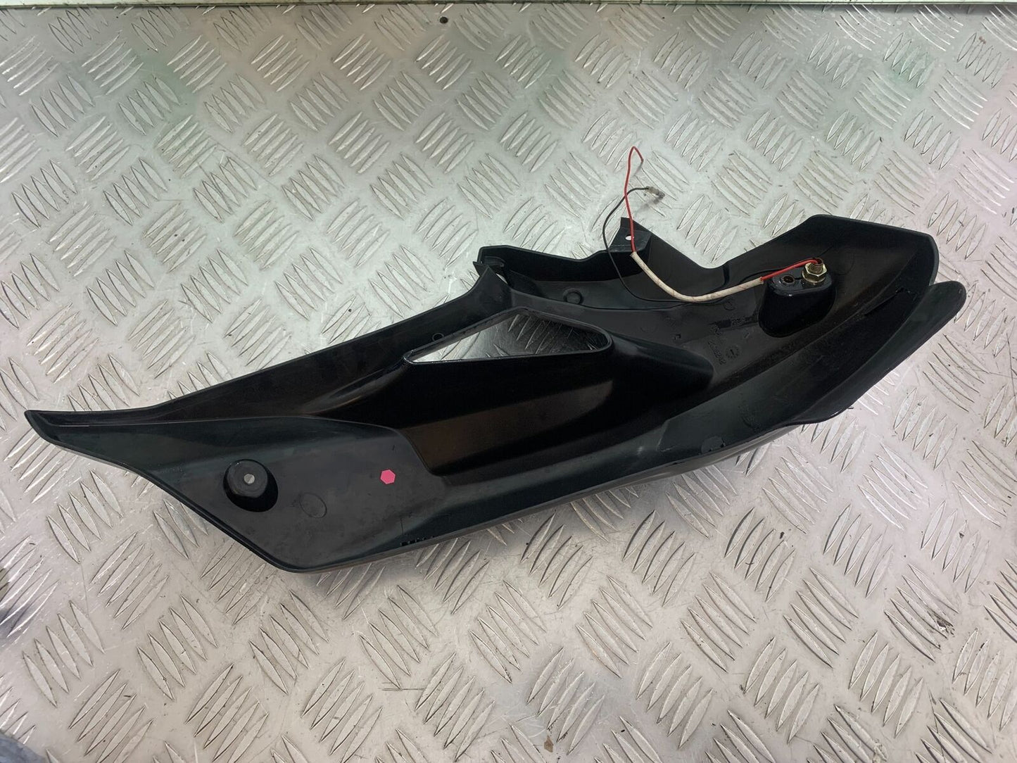 TRIUMPH TIGER 800 RIGHT FAIRING PANEL YEAR 2011-2014 (CMB1113)