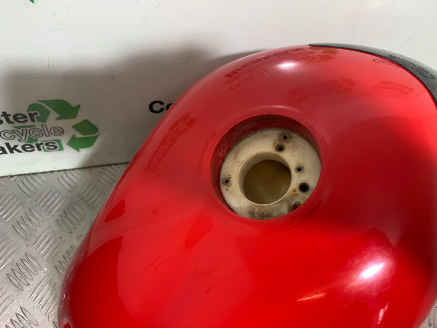 TRIUMPH 955i SPRINT ST PETROL TANK   1999-2004 (CMB1176)