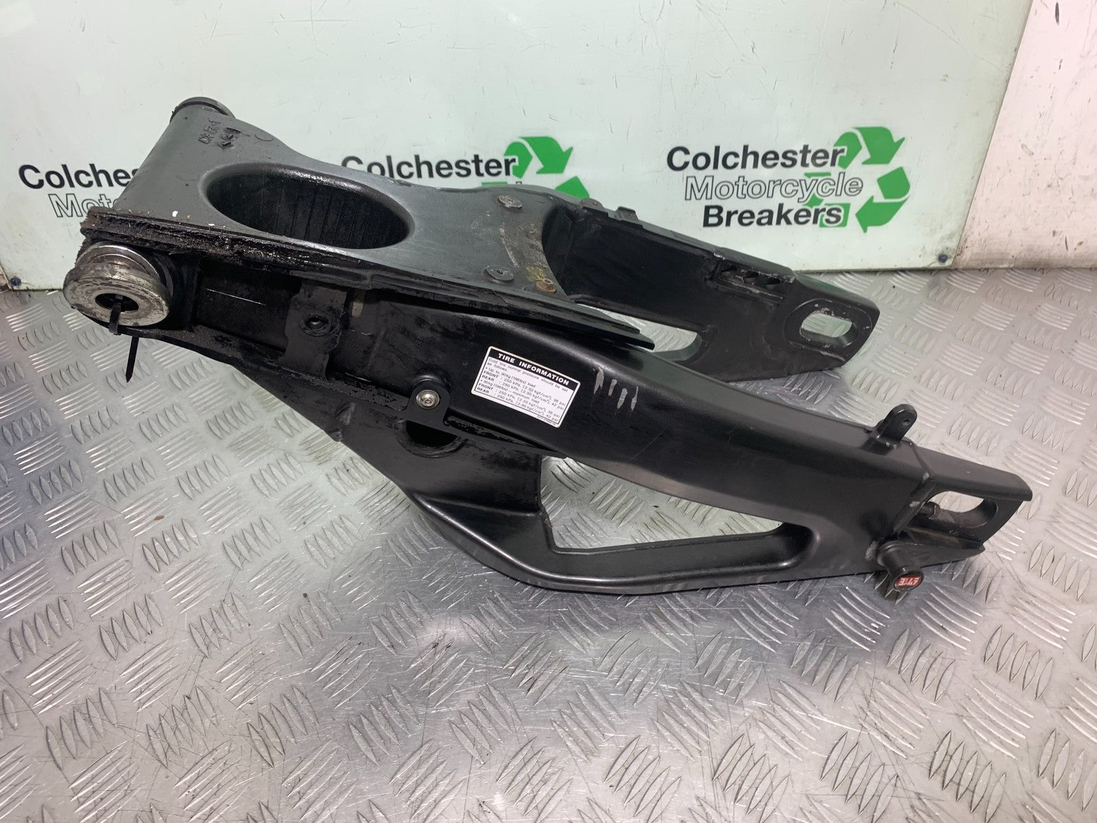 YAMAHA YZF R1 4C8 SWINGARM YEAR 2007-2008 (CMB1237)
