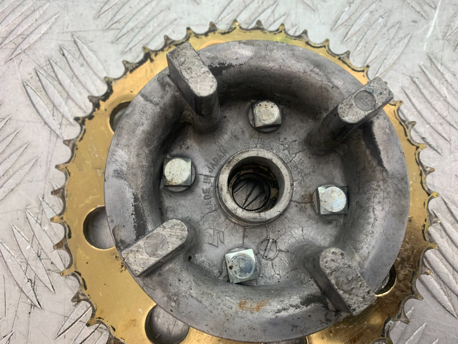 SUZUKI GP100 GP 100 REAR SPROCKET CARRIER   YEAR 1978-1988 (CMB1259)
