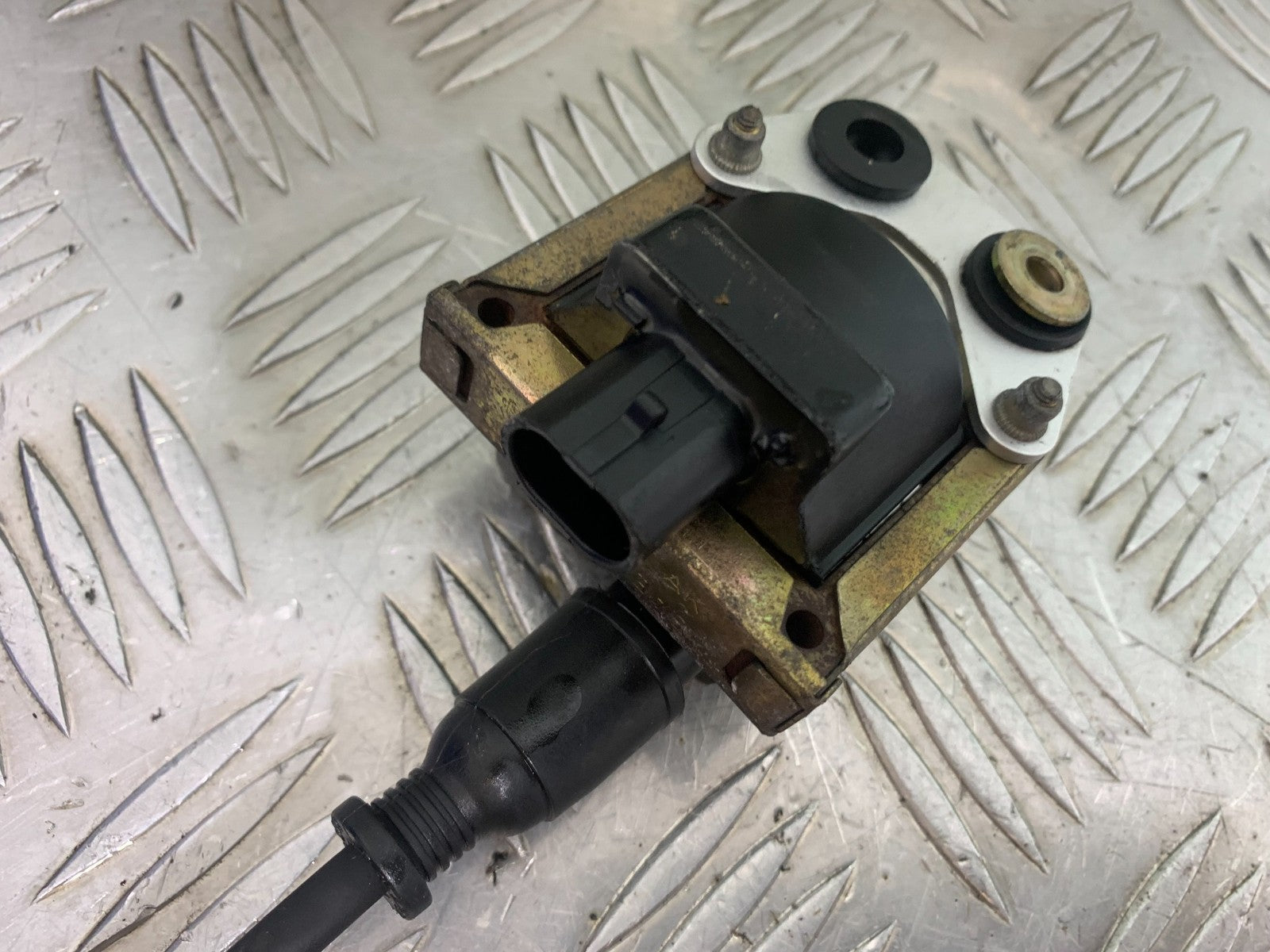 DUCATI 996 SPS 748 916 998 COIL AND CAP  1999-2000 (CMB1209)