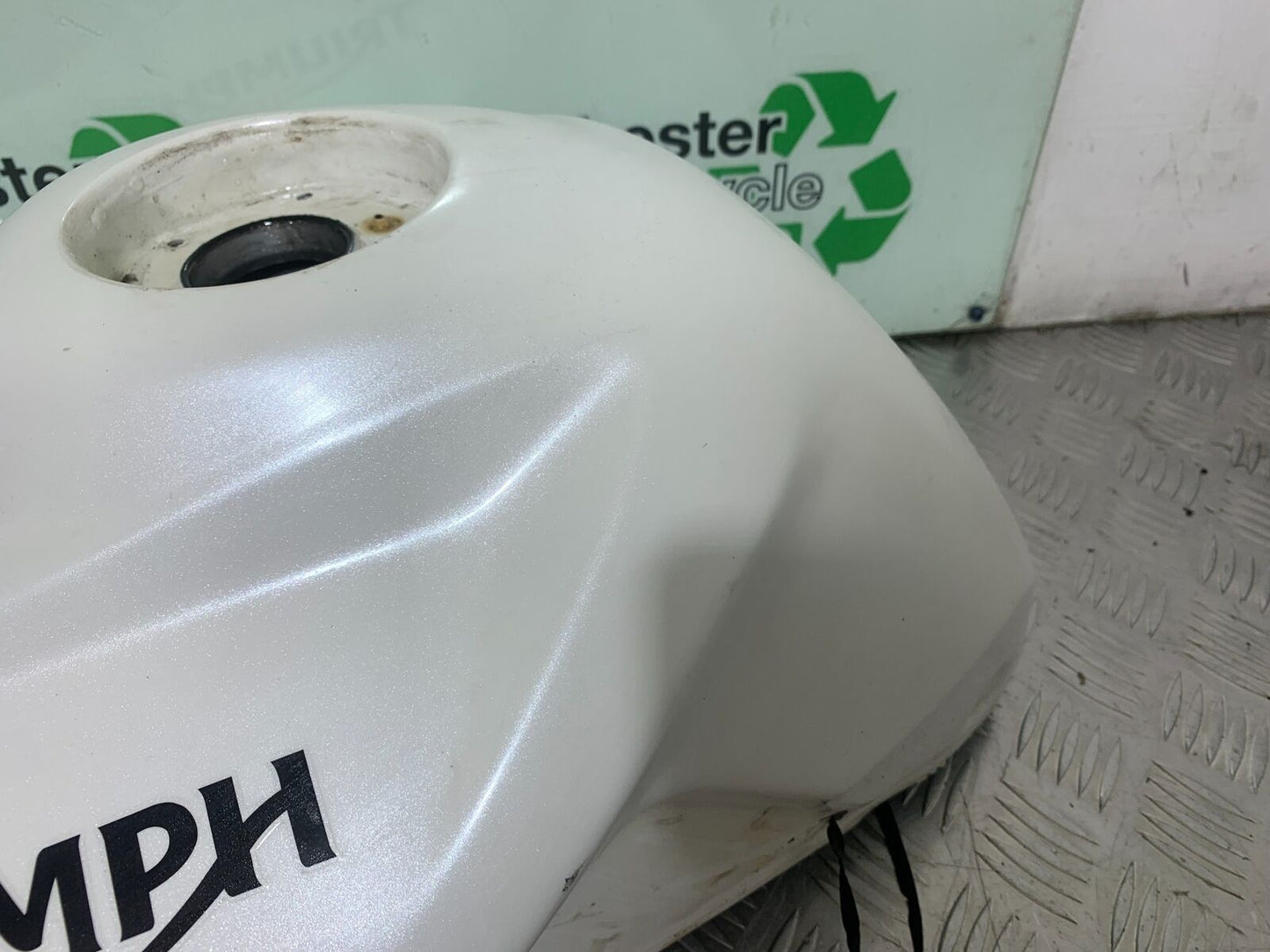 TRIUMPH TIGER 800 PETROL TANK  YEAR 2011-2014 (CMB1113)