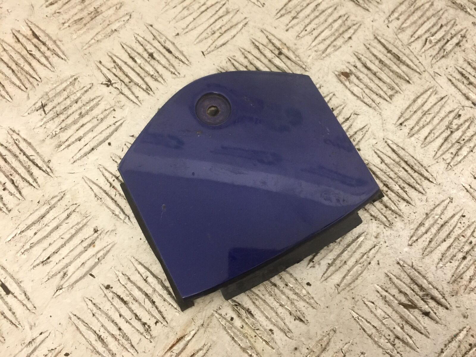 YAMAHA FJR1300 FJR 1300 TAIL PIECE JOINER  YEAR 2001-05 (STOCK 814)