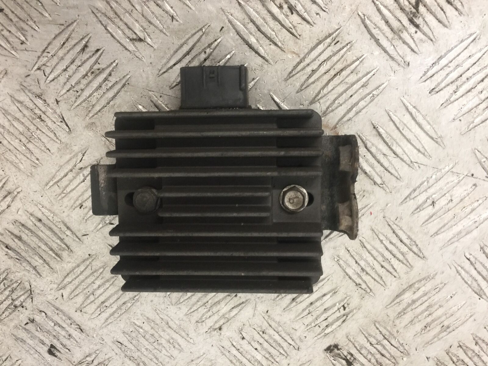 KAWASAKI Z750 Z 750 REGULATOR  YEAR 2004-2006  (STOCK 871)