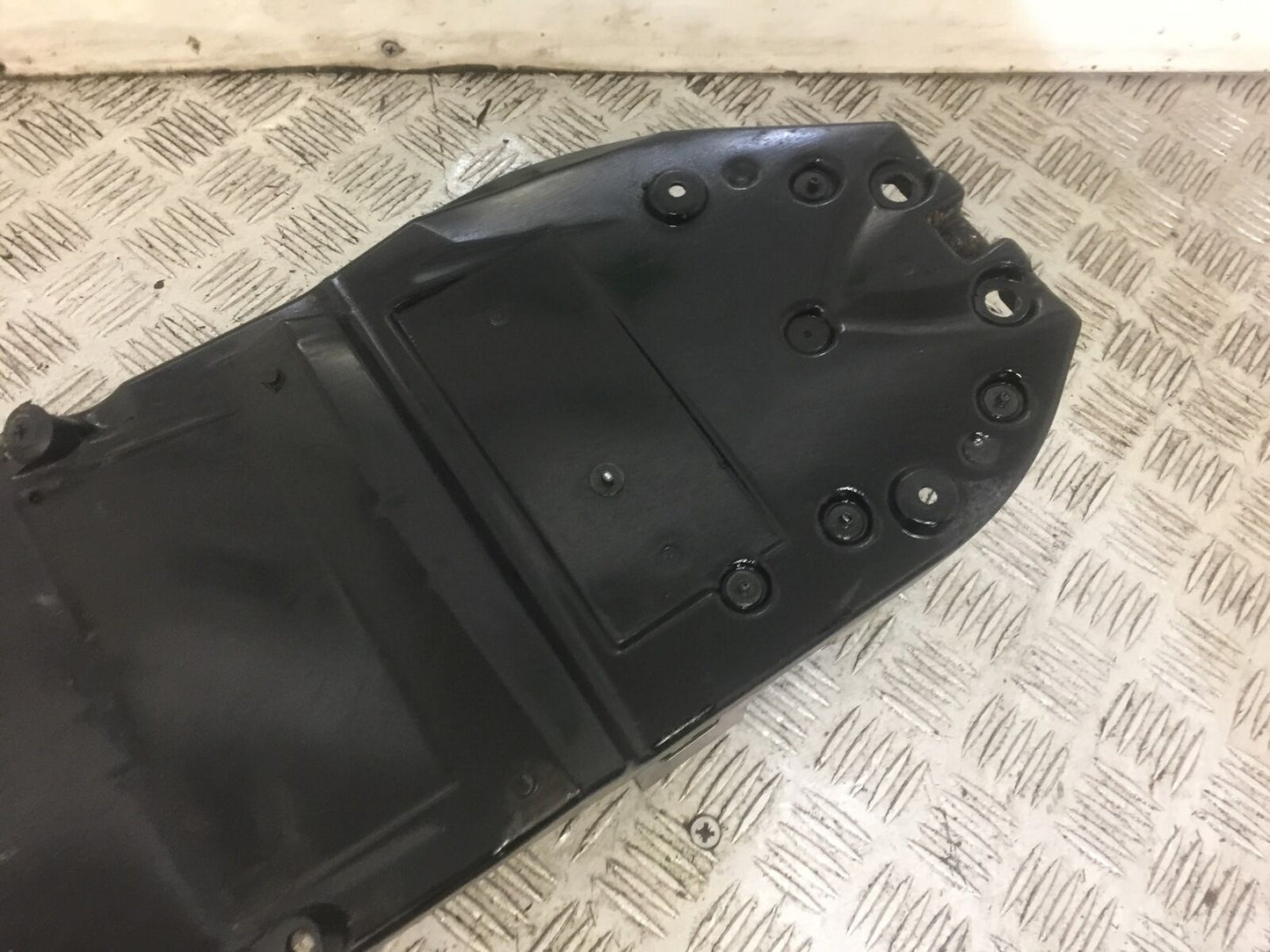KAWASAKI Z750 Z 750 UNDERTRAY  YEAR 2009-2012 (STOCK 670)