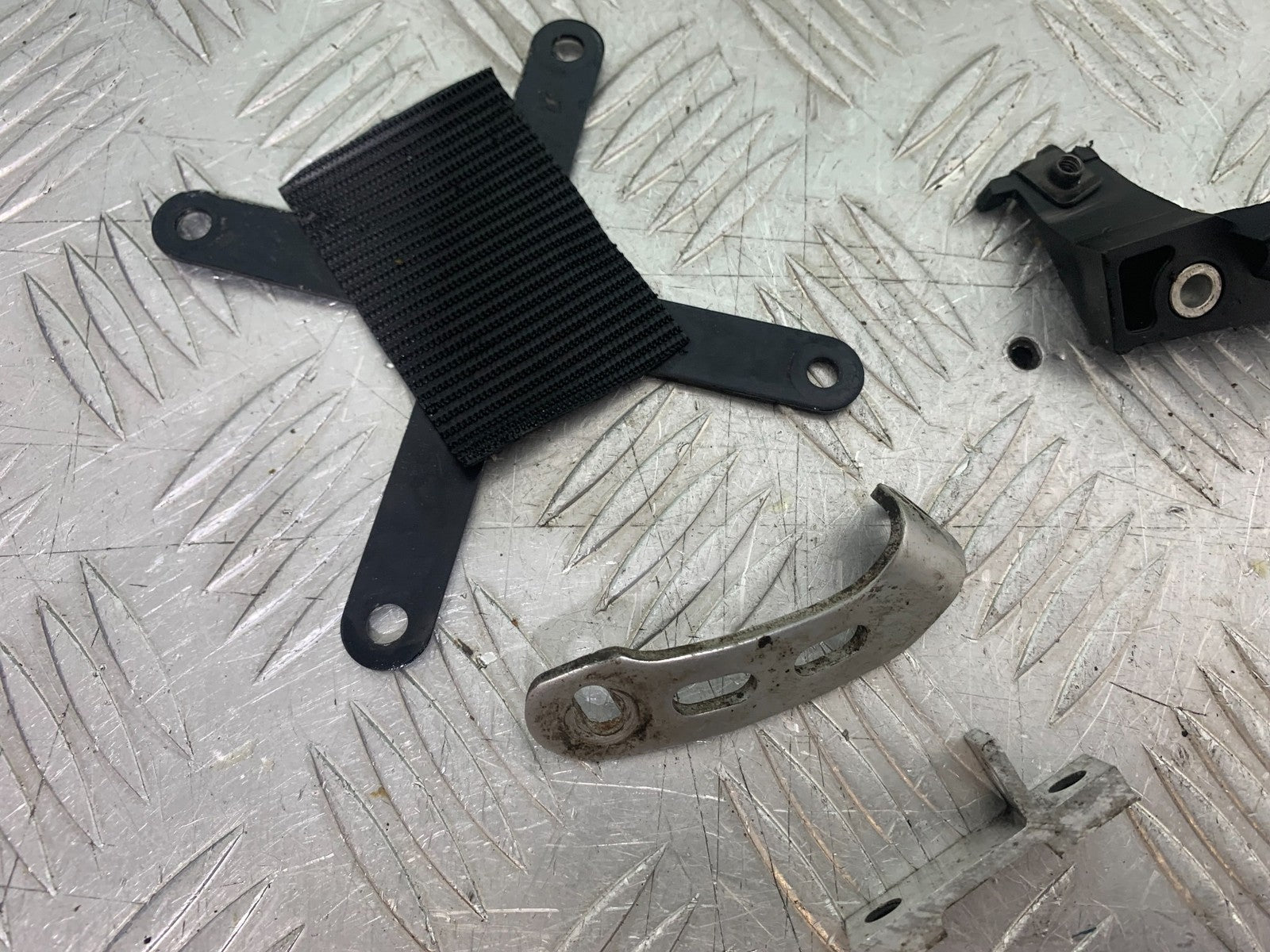 YAMAHA YZF R1 4C8 FRAME BRACKETS   YEAR 2007-2008 (CMB1237)