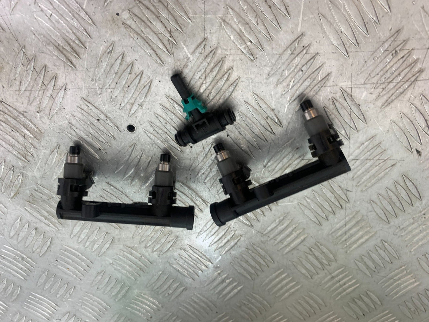 HONDA CBR1000 rr FIREBLADE INJECTORS   YEAR 2012-2016 (CMB1198)