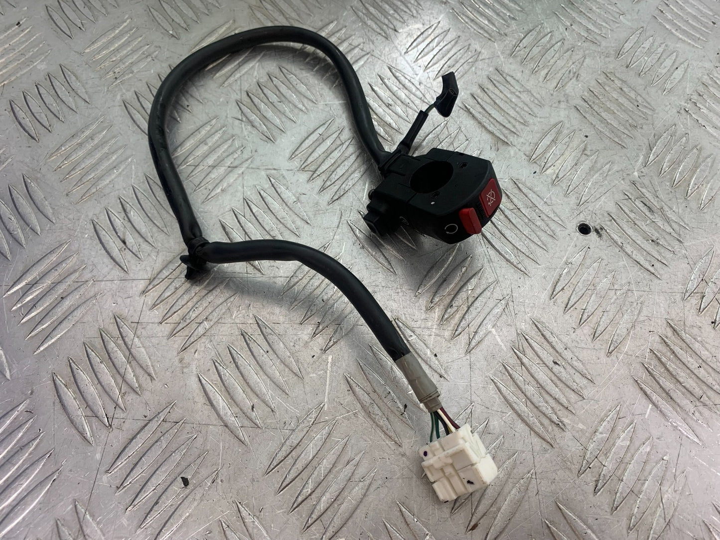 HONDA CBR1000 rr FIREBLADE RIGHT SWITCH GEAR   YEAR 2012-2016 (CMB1198)