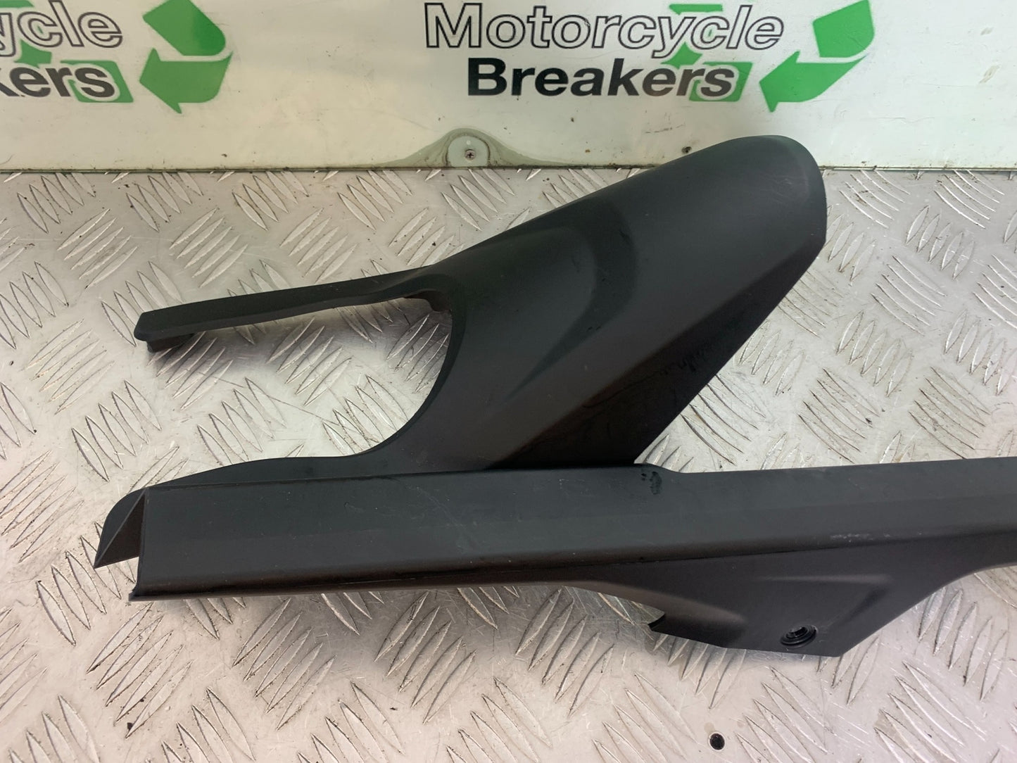 TRIUMPH TRIDENT 660 HUGGER   YEAR 2021-2024 (CMB1148)