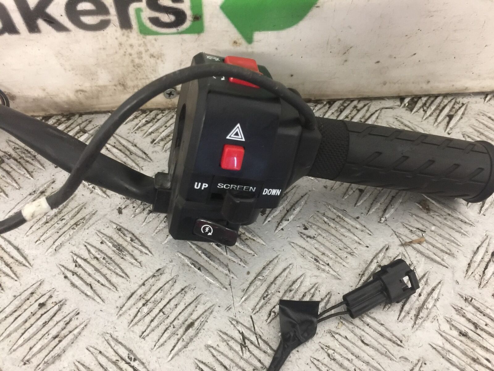SUZUKI 650 BURGMAN RIGHT SWITCH GEAR  YEAR 2014-2018 (STOCK 769)