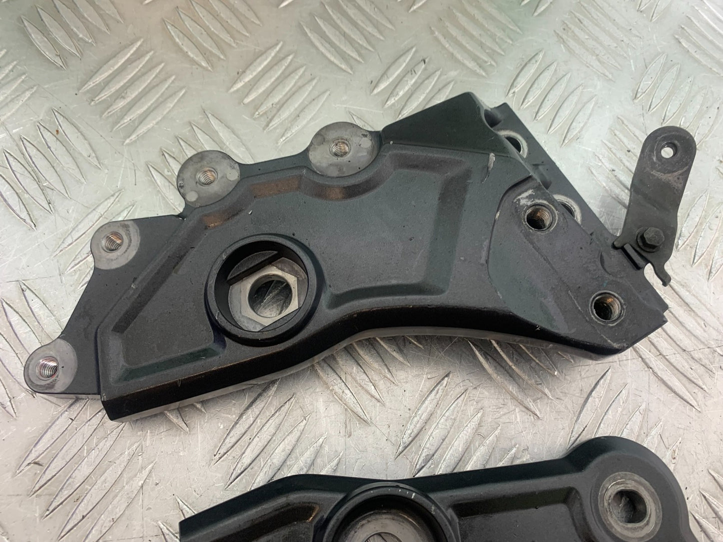 YAMAHA YZF R7 HANGER FRAME MOUNTS   YEAR 2022-2025 (CMB1255)