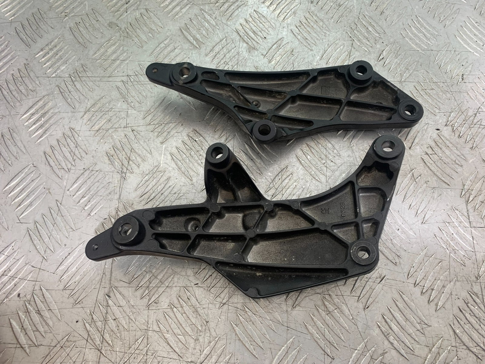 KAWASAKI ZX10R ZX10 R ENGINE MOUNTS    2008-2010 (CMB1206)