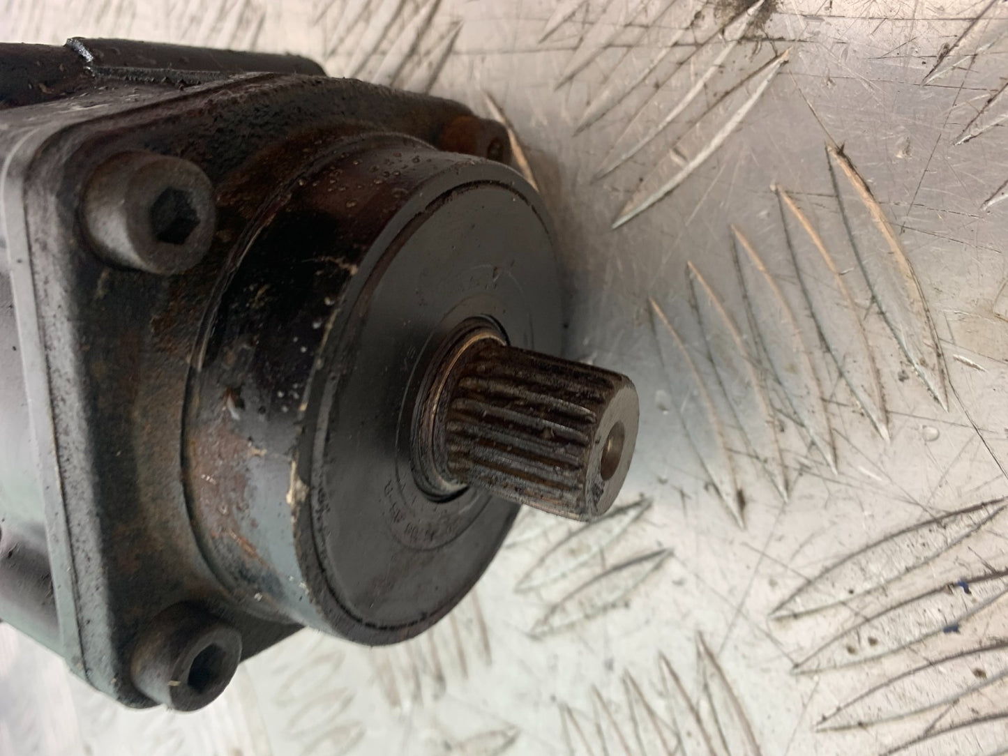 HONDA VT700 VT 700 ENGINE OUT PUT SHUFT  SHADOW  YEAR 1984-85 (CMB1328)