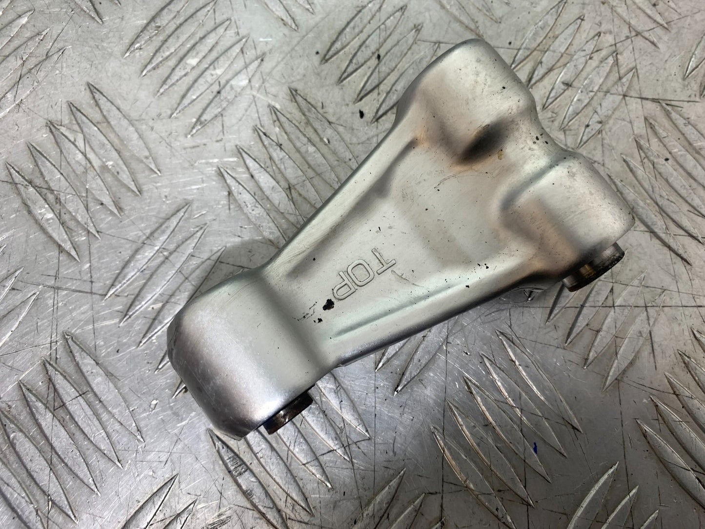 TRIUMPH 1050 SPRINT ST SWNGARM LINKAGE  YEAR 2004-2007 (CMB1197)