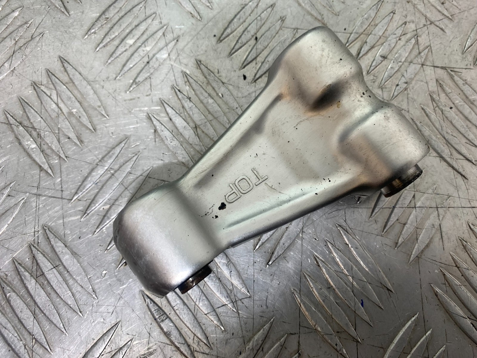 TRIUMPH 1050 SPRINT ST SWNGARM LINKAGE  YEAR 2004-2007 (CMB1197)