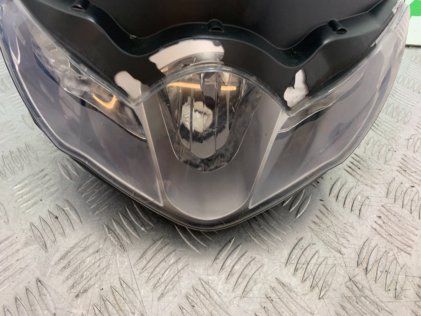 TRIUMPH 1050 SPRINT ST HEADLIGHT  2003-2011 (CMB1285)