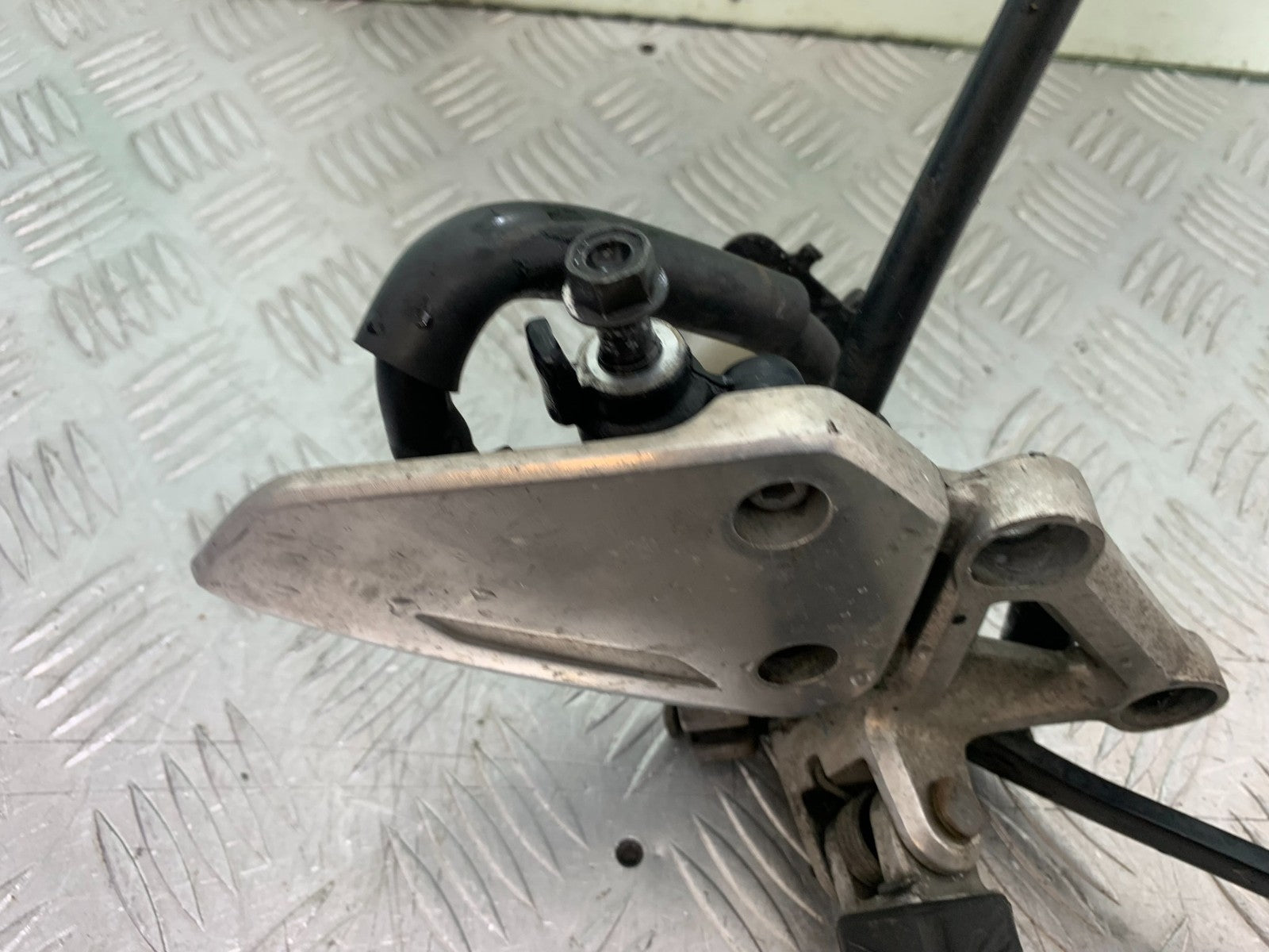 HONDA CB650F CB 650 FA-E FRONT RIGHT HANGER  YEAR 2014-2017 (CMB1226)