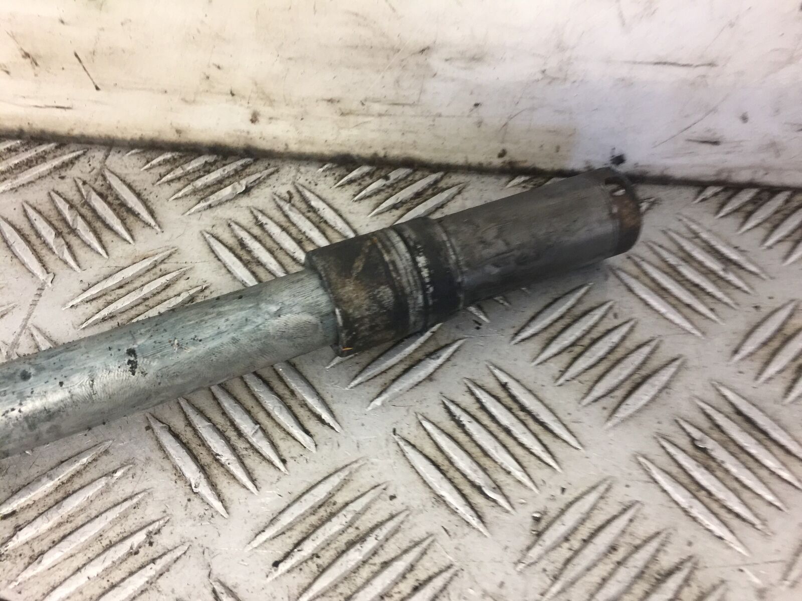 HONDA XL1000 VARADERO FRONT WHEEL SPINDLE   YEAR 2002 (STOCK 595)
