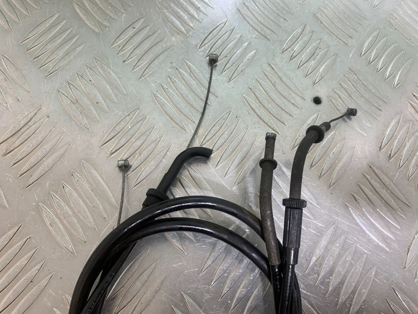 KAWASAKI ZR 750 ZEPHYR THROTTLE CABLES   YEAR 1991-95 (CMB1008)
