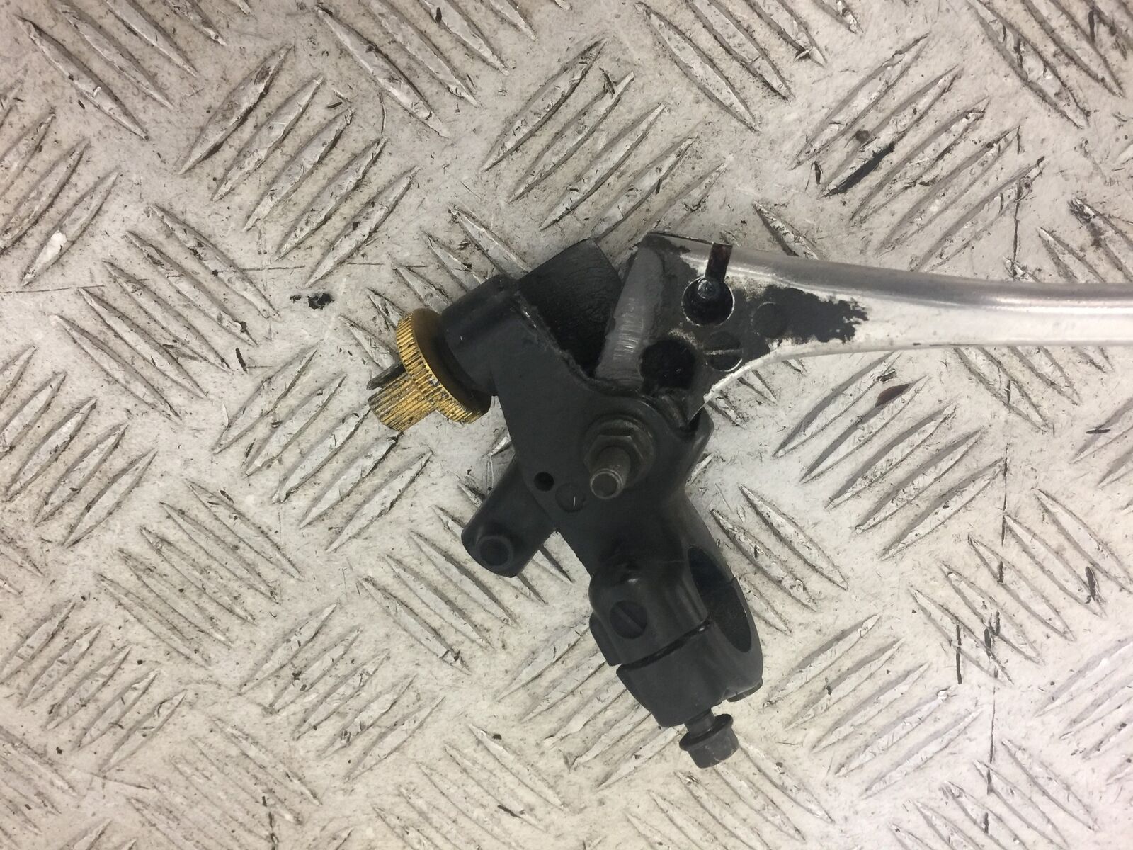HONDA CBR900 FIREBLADE CLUTCH LEVER AND BRACKET YEAR 1998 - 99 (STOCK 621)