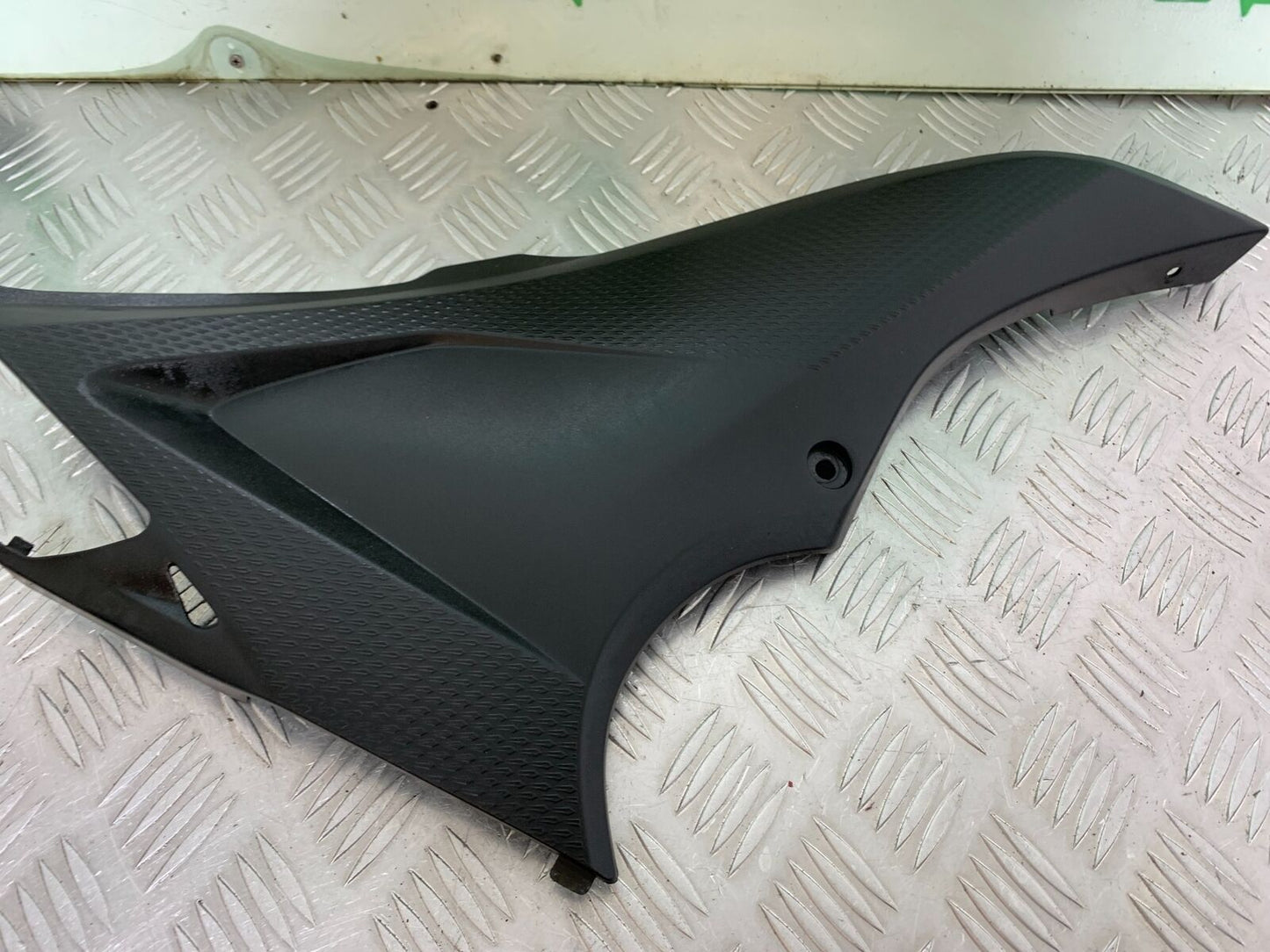 HONDA CBR500R CBR 500 R RIGHT FRAME COVER  YEAR 2012-16 (CMB1048)