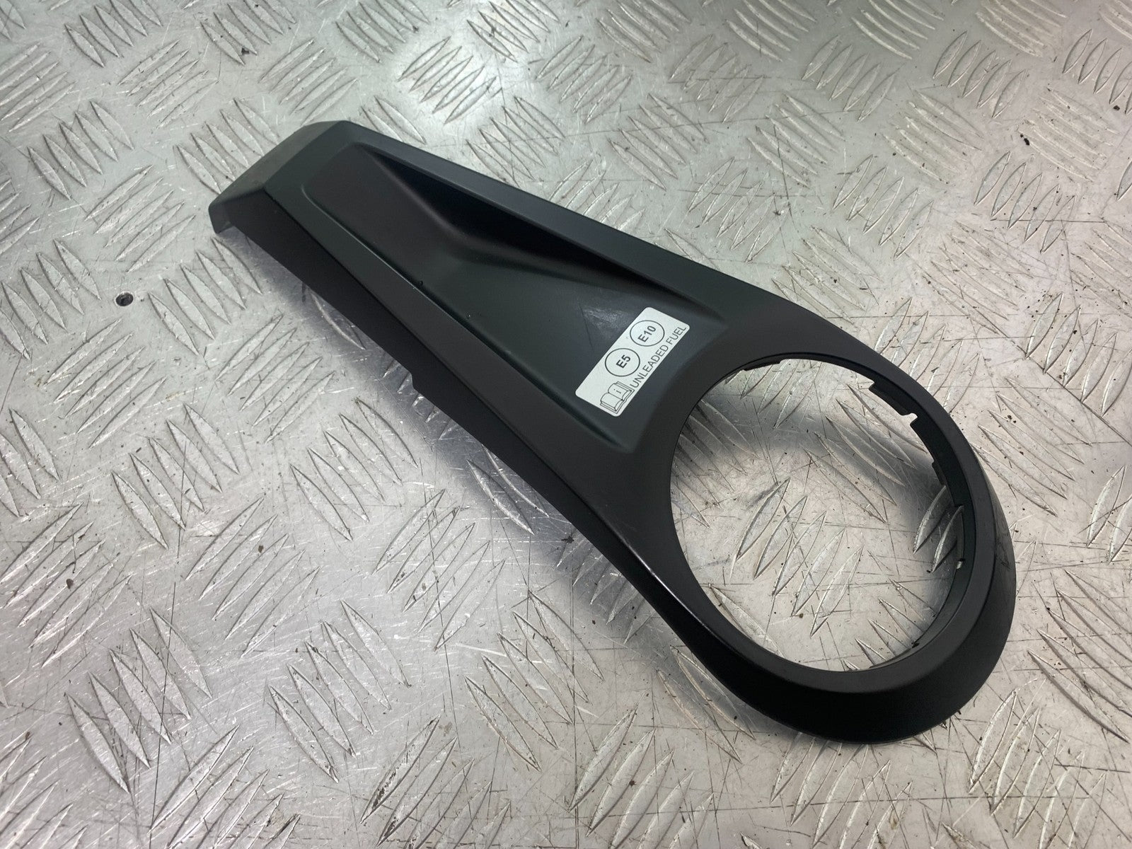KTM 1290 SUPER DUKE R PETROL TANK INFILL PANEL  YEAR 2020-2024 (CMB1272)