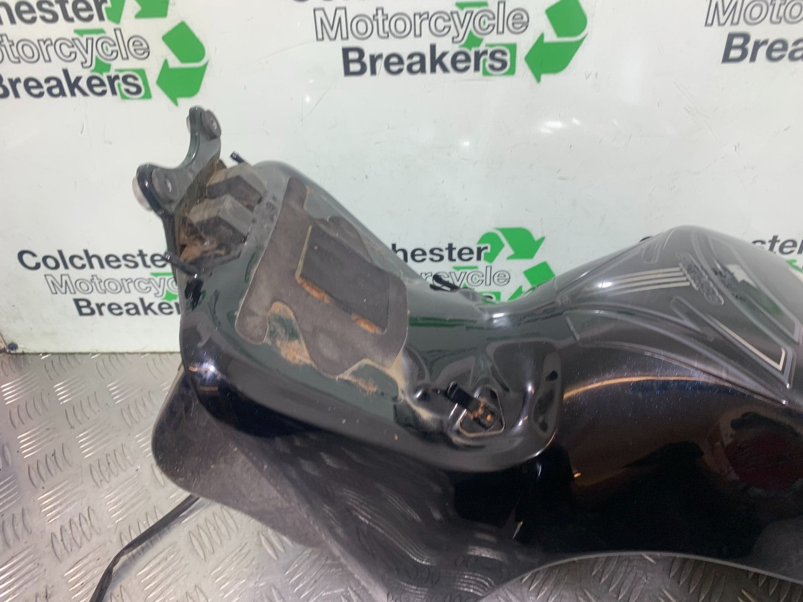KAWASAKI GTR1400 GTR 1400 PETROL TANK YEAR 2007-09(CMB1174)