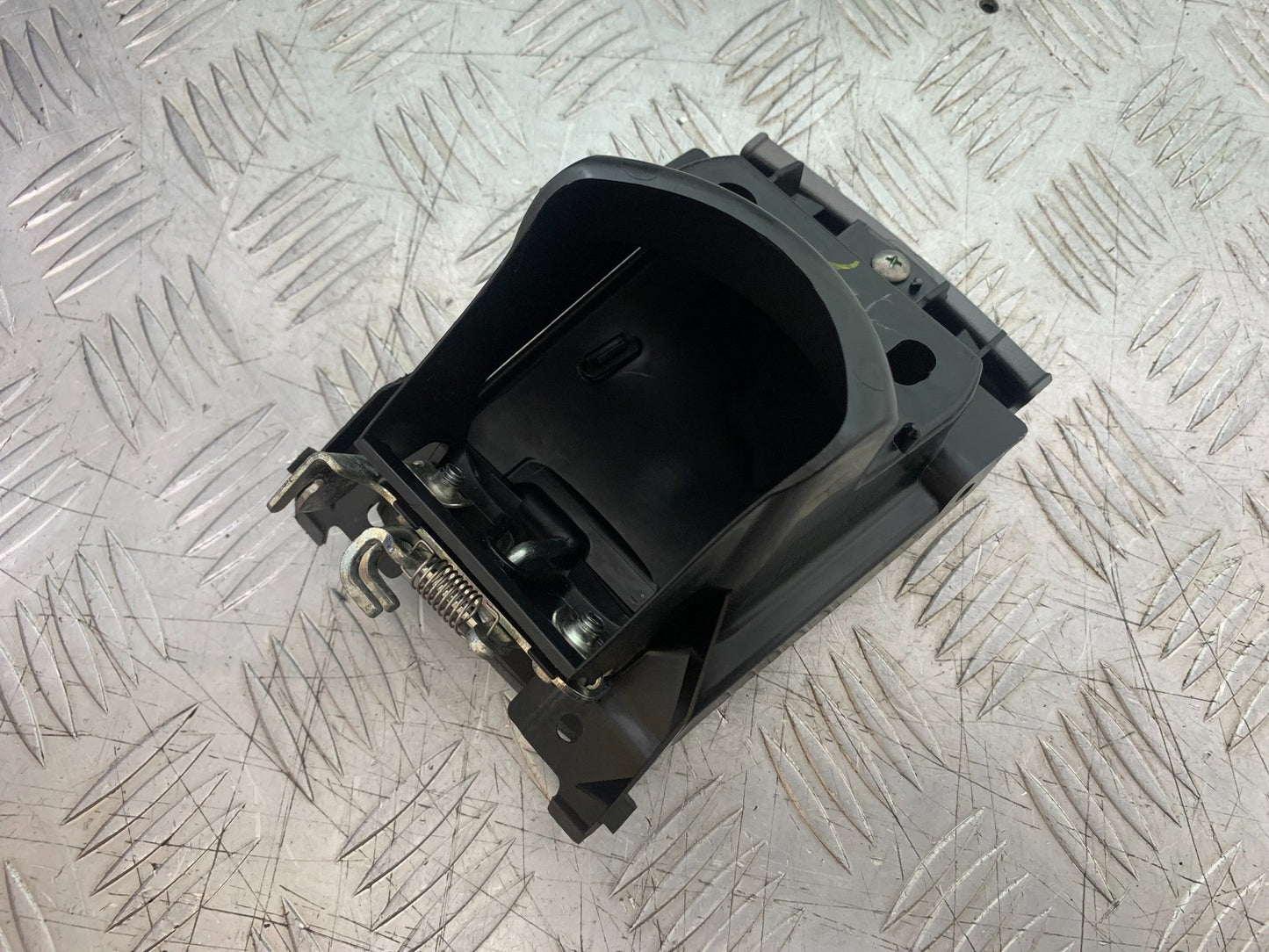YAMAHA XMAX 300 PETROL CAP COVER  YEAR 2017-2020 (CMB1218)