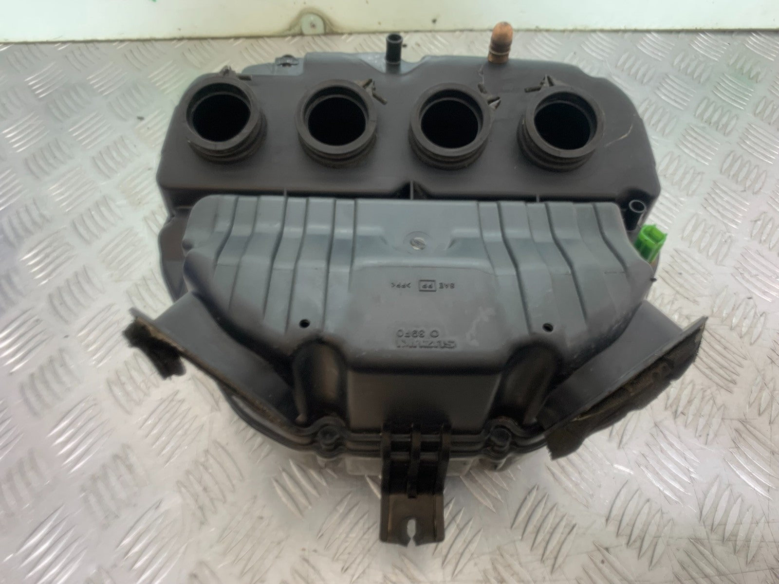 SUZUKI GSXR600 GSXR 600 K1 K2 K3 AIRBOX  1999-03 (CMB1284)