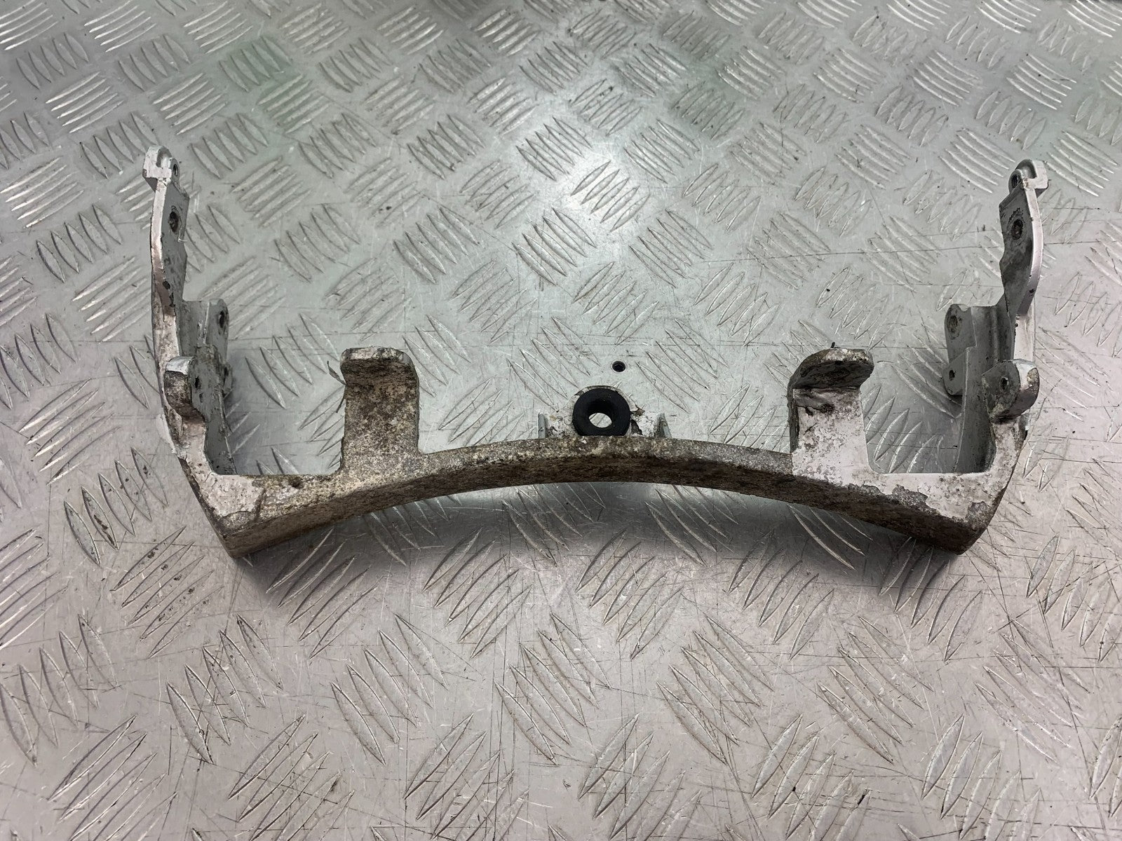 KAWASAKI GPZ600 GPZ 600 TOP FAIRING LOWER JOINER    YEAR 1988-90 (CMB1258)