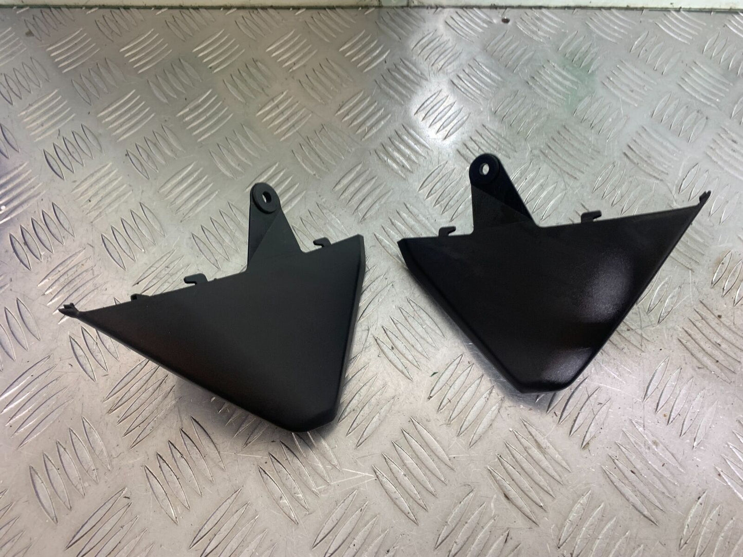 HONDA VFR1200 VFR 1200 FA LEFT AND RIGHT INFILL PANELS YEAR 2010-11 CMB1088)