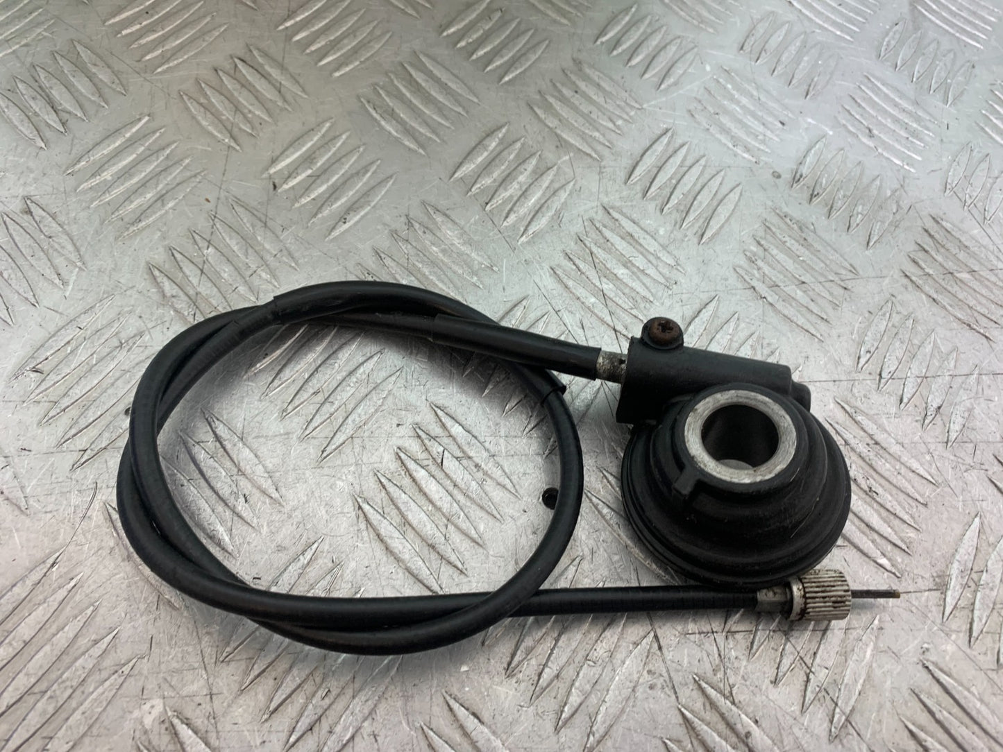 SUZUKI RF900 RF 900  SPEEDO DRIVE AND CABLE YEAR 1994-1999 CMB1326