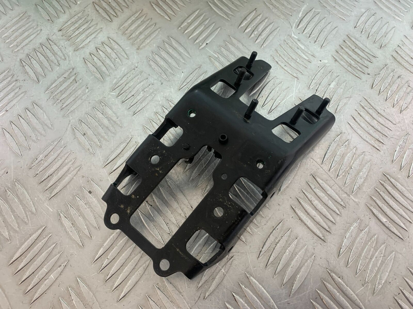 YAMAHA XSR900 XSR 900 REAR MUDGUARD BRACKET    YEAR 2021-2022 (CMB1073)