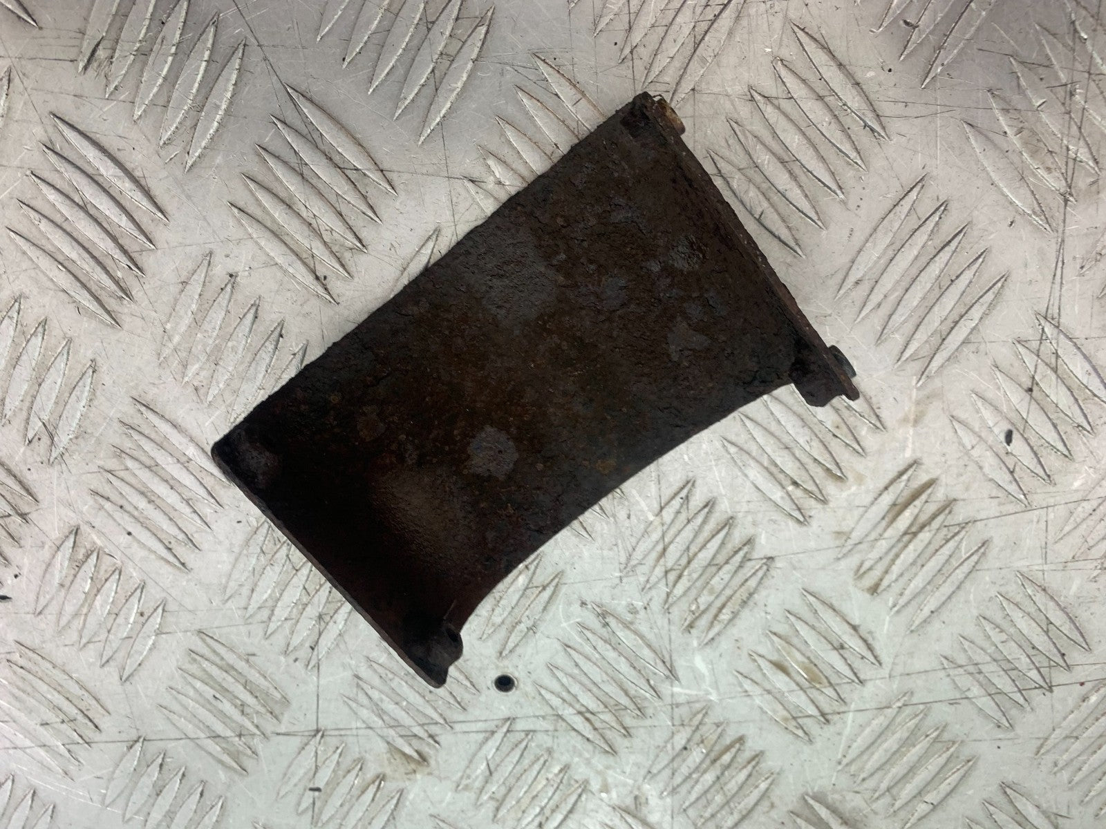 HONDA XL125 VARADERO FRONT MUDGUARD BRACE   YEAR 2001-2006  (CMB1210)