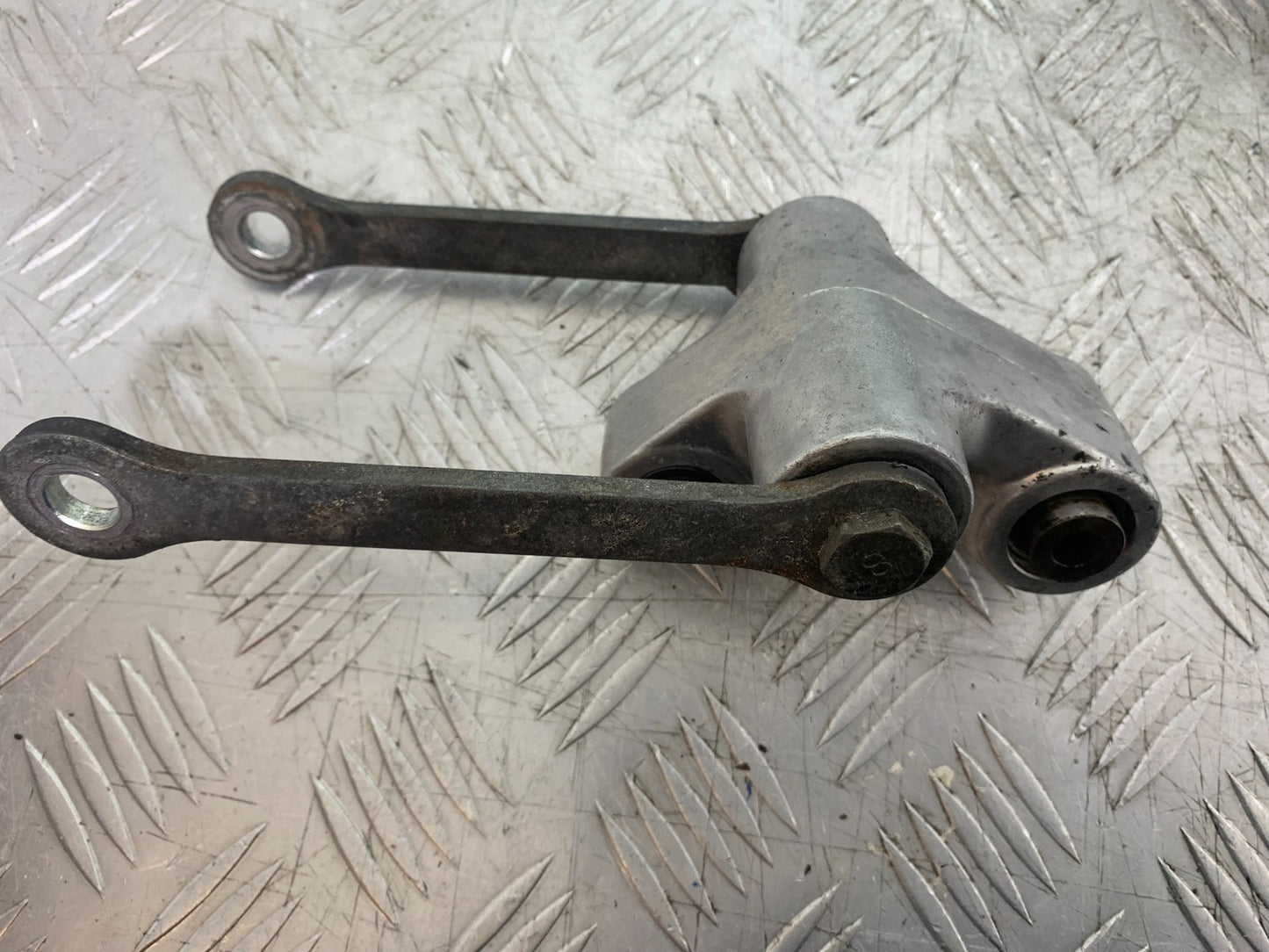YAMAHA XJ900 XJ 900 DIVERSION REAR SHOCK LINKAGE YEAR 1994-2002 (CMB1292)