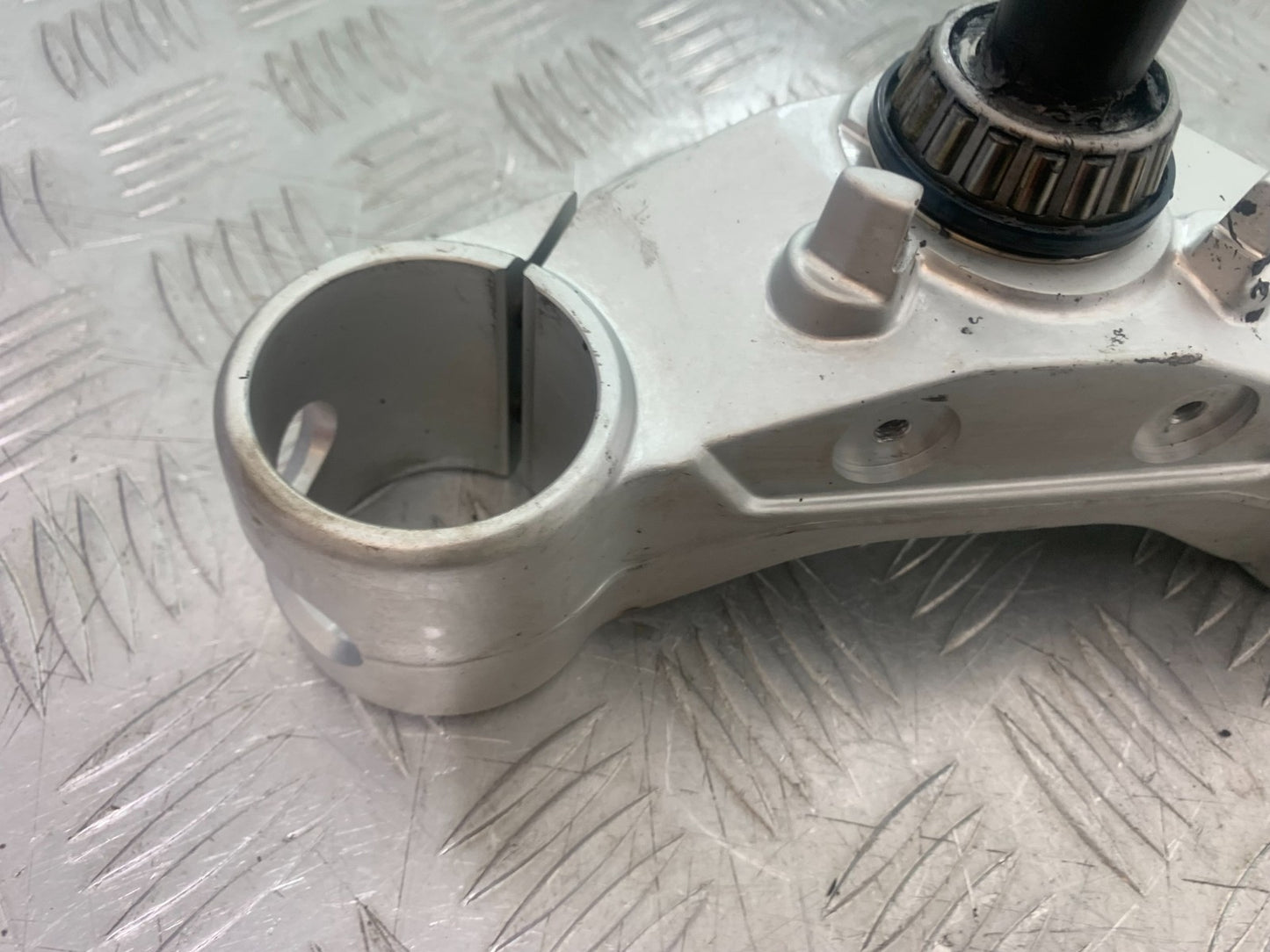 APRILIA SL750 SL 750 SHIVER BOTTOM YOKE YEAR 2008-2016 (CMB1242)