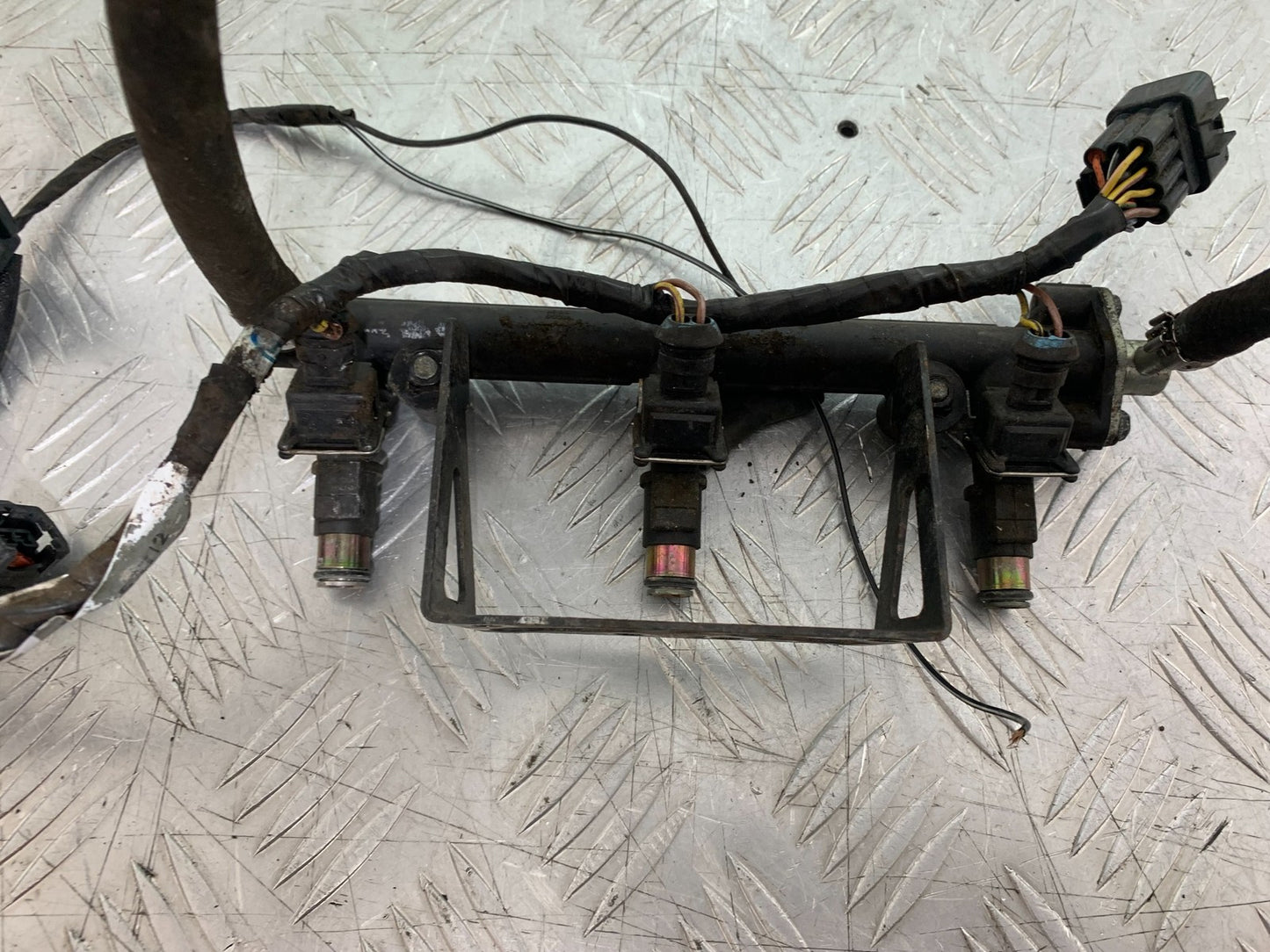 TRIUMPH 955i SPRINT ST INJECTORS   YEAR 1999-04 (CMB1230)