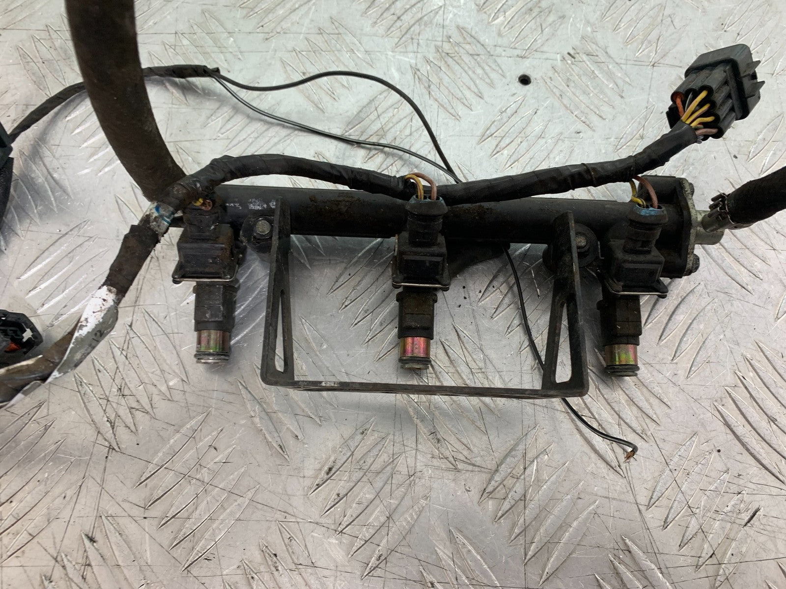 TRIUMPH 955i SPRINT ST INJECTORS   YEAR 1999-04 (CMB1230)