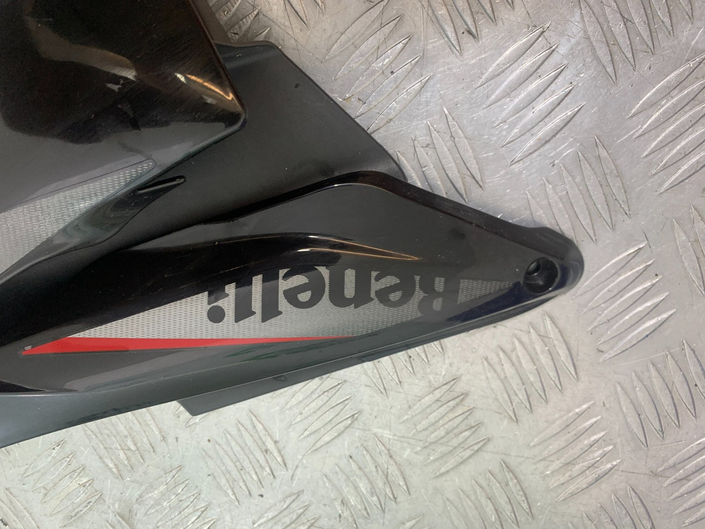 BENELLI BN125 BN 125 RIGHT SIDE FAIRING   YEAR 2018-2021 (CMB1194)