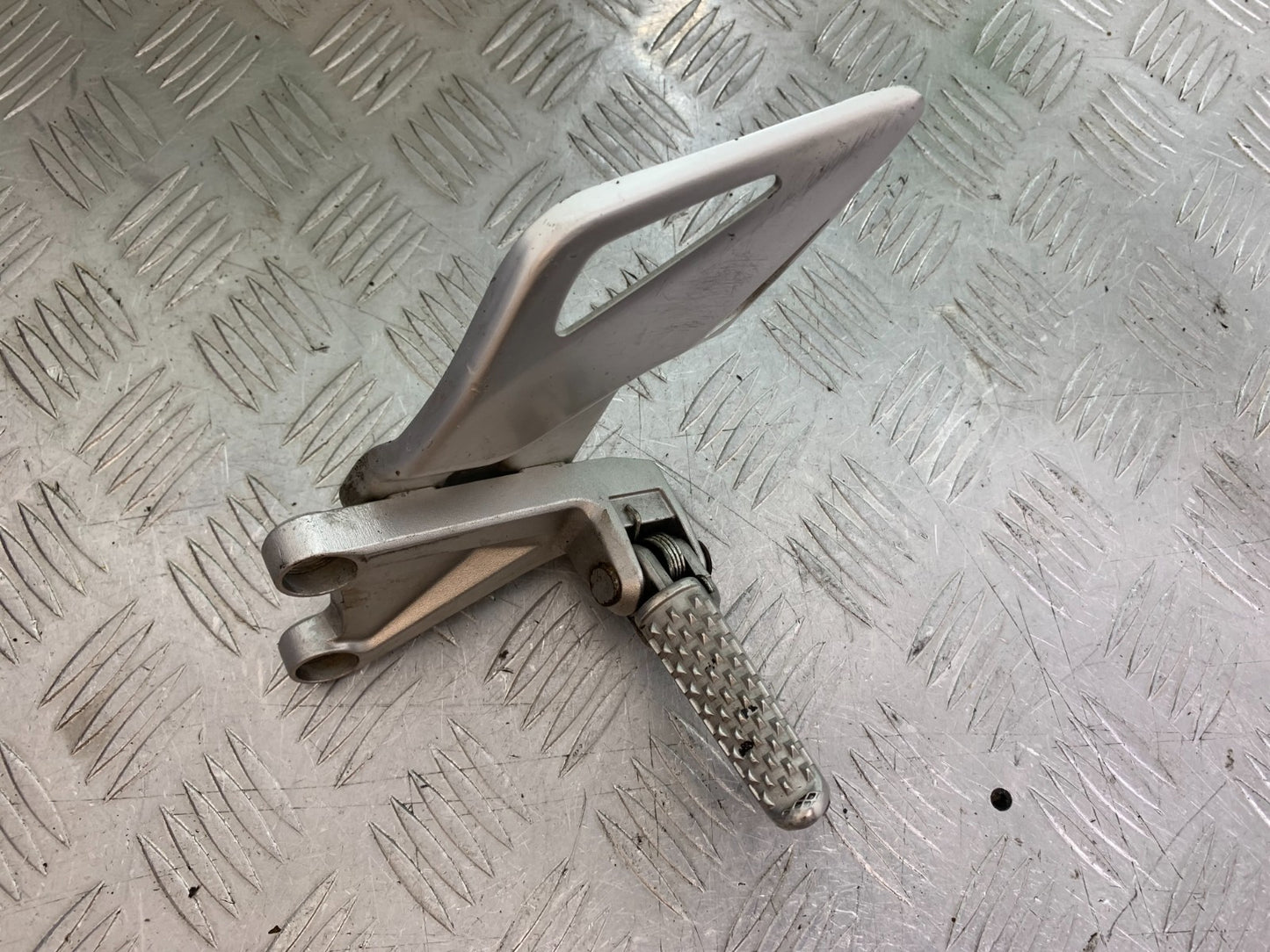 HONDA CBR1000 RR FRONT LEFT HANGER  YEAR 2008-2011 (CMB1330)