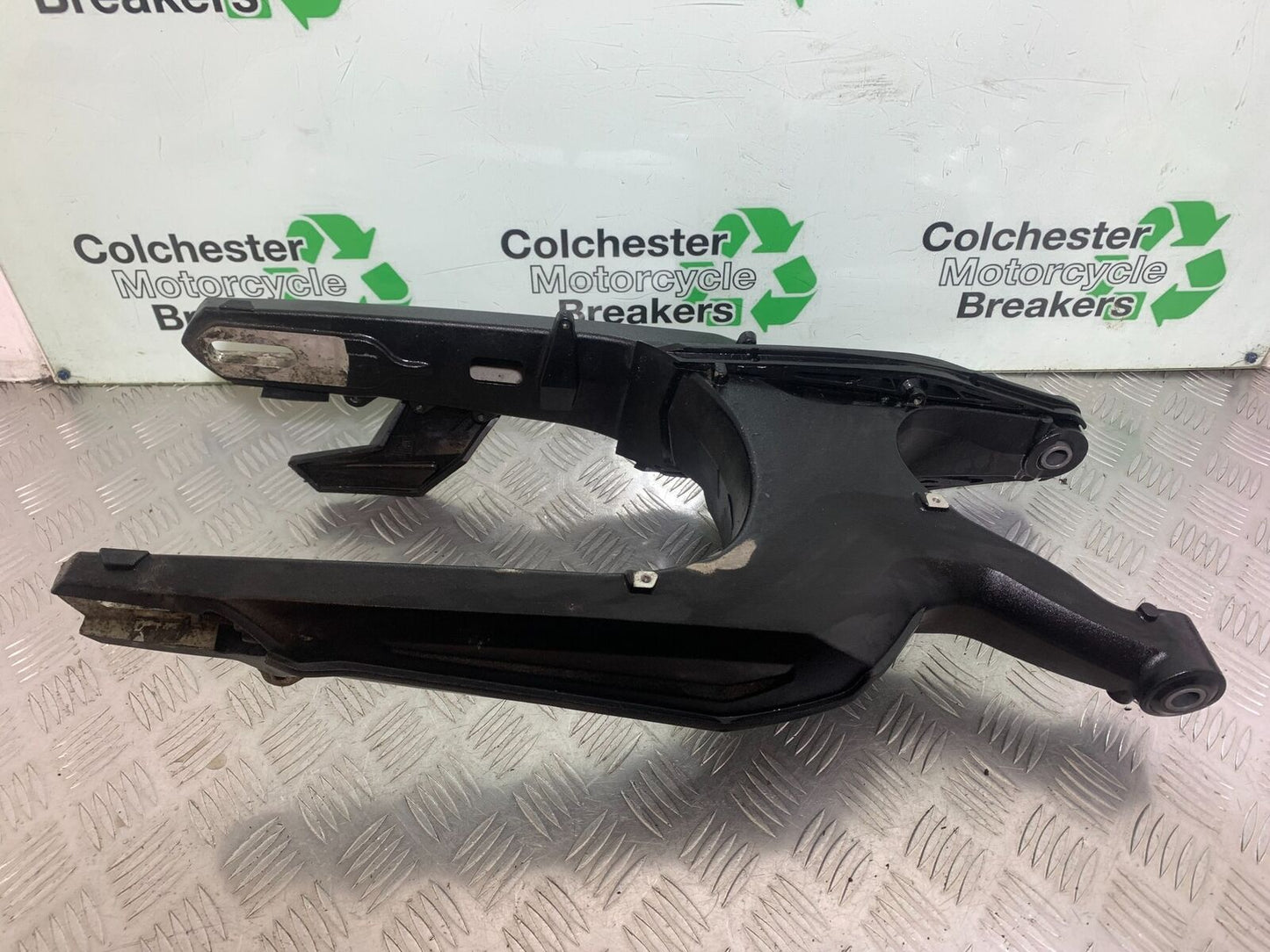 TRIUMPH TIGER 800 SWINGARM YEAR 2011-2014 (CMB1113)